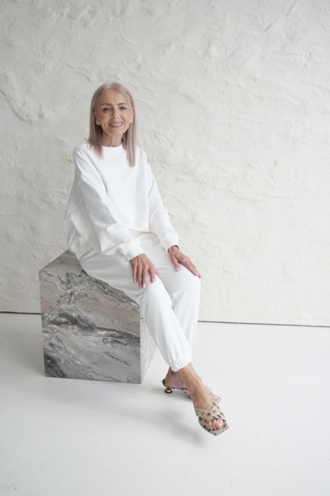 hanna off white.jpeg