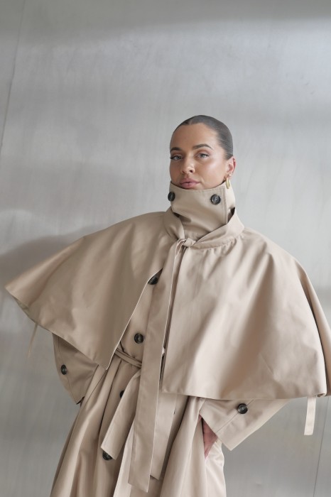 flora peleryna beige.jpeg