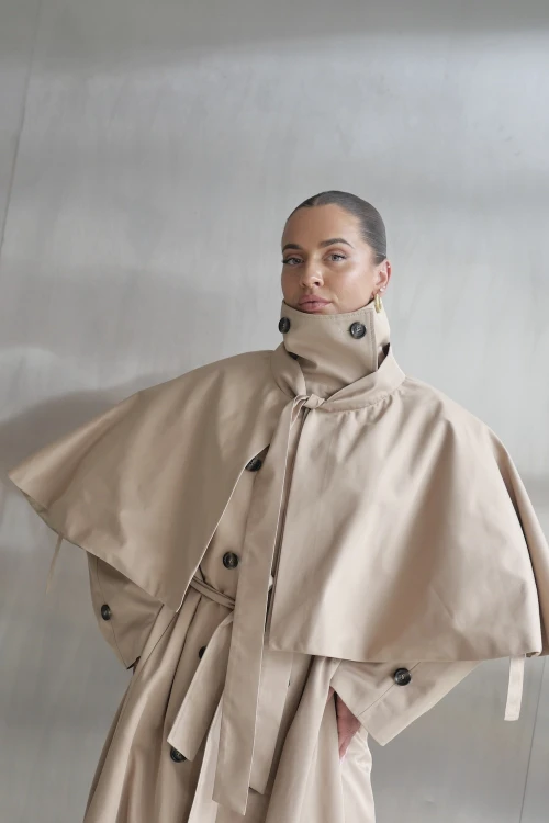 flora peleryna beige.jpeg