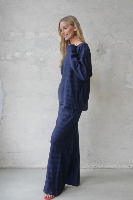 enya navy.jpeg