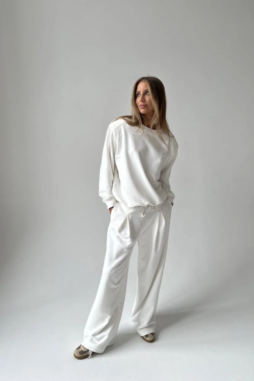 karla off white.jpeg