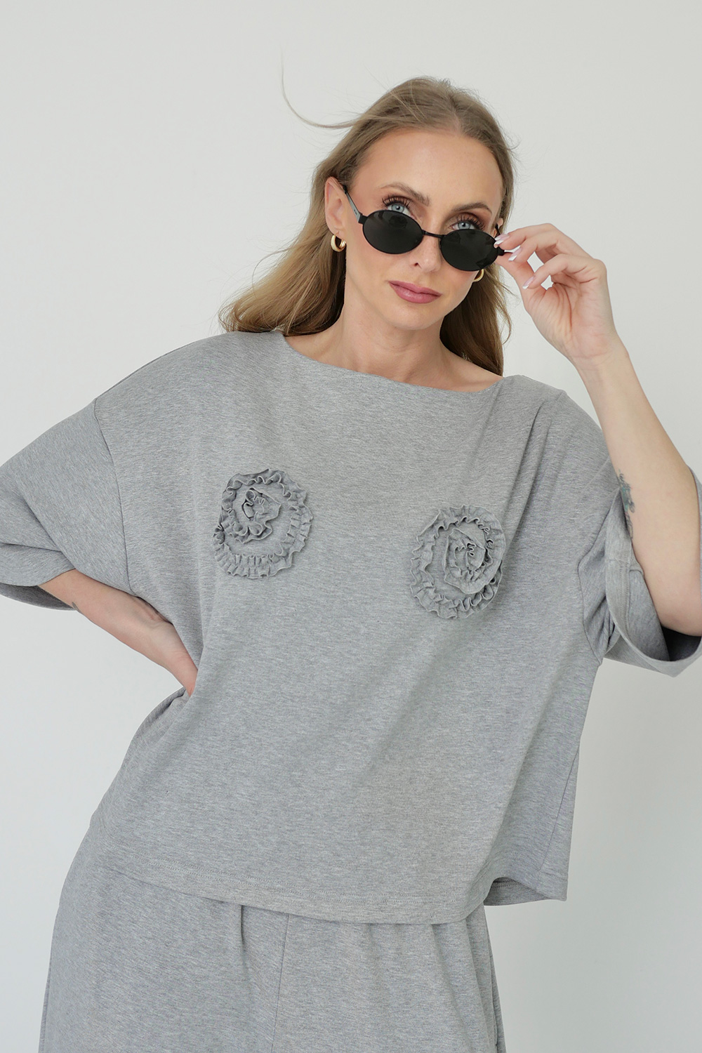 classy casual lato gray minimalist outfit