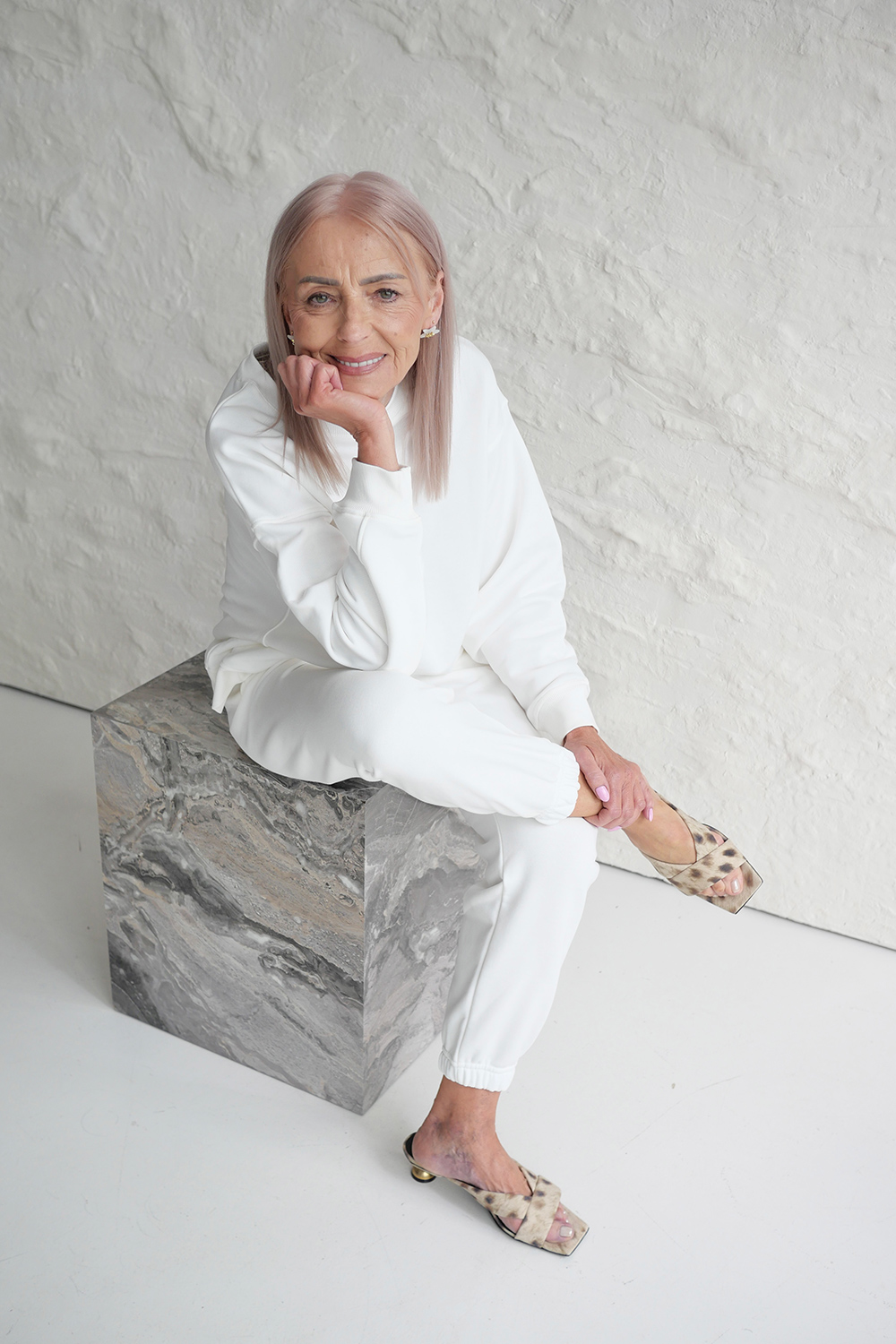 Dres Hanna Off White - biała stylizacja damska