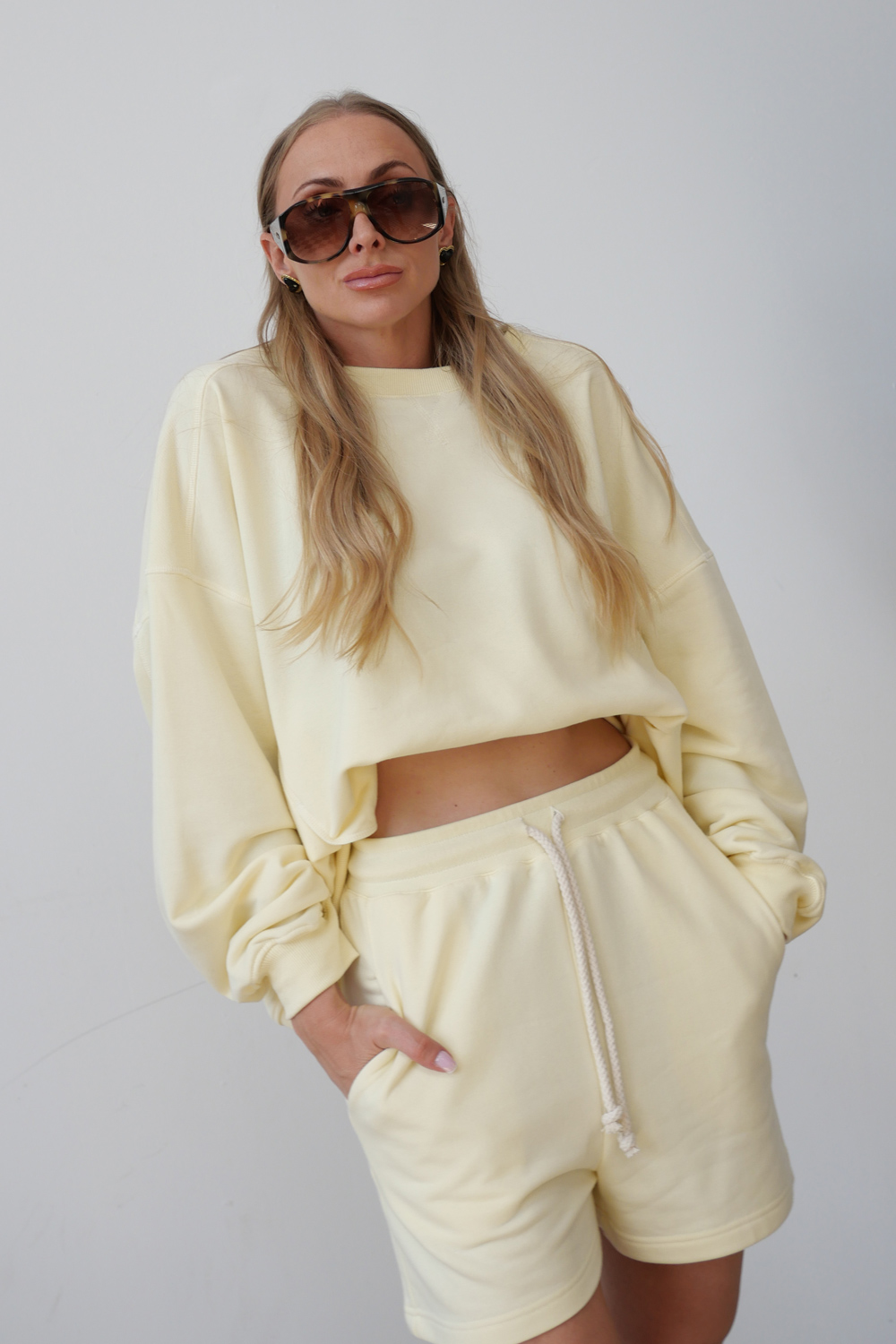 Szorty Margo yellow stylizacja 3