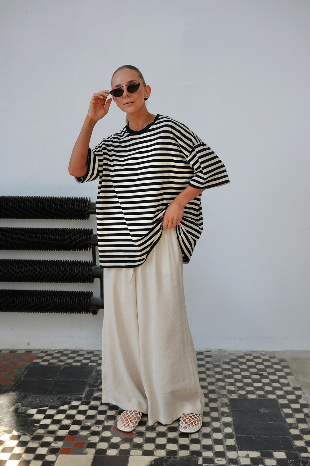 T-shirt Mandre black off white stylizacja 3