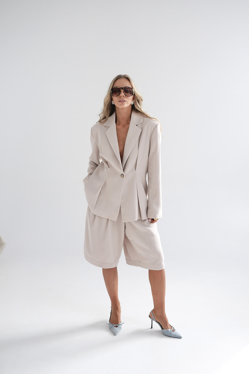 elegancki garnitur damski beige