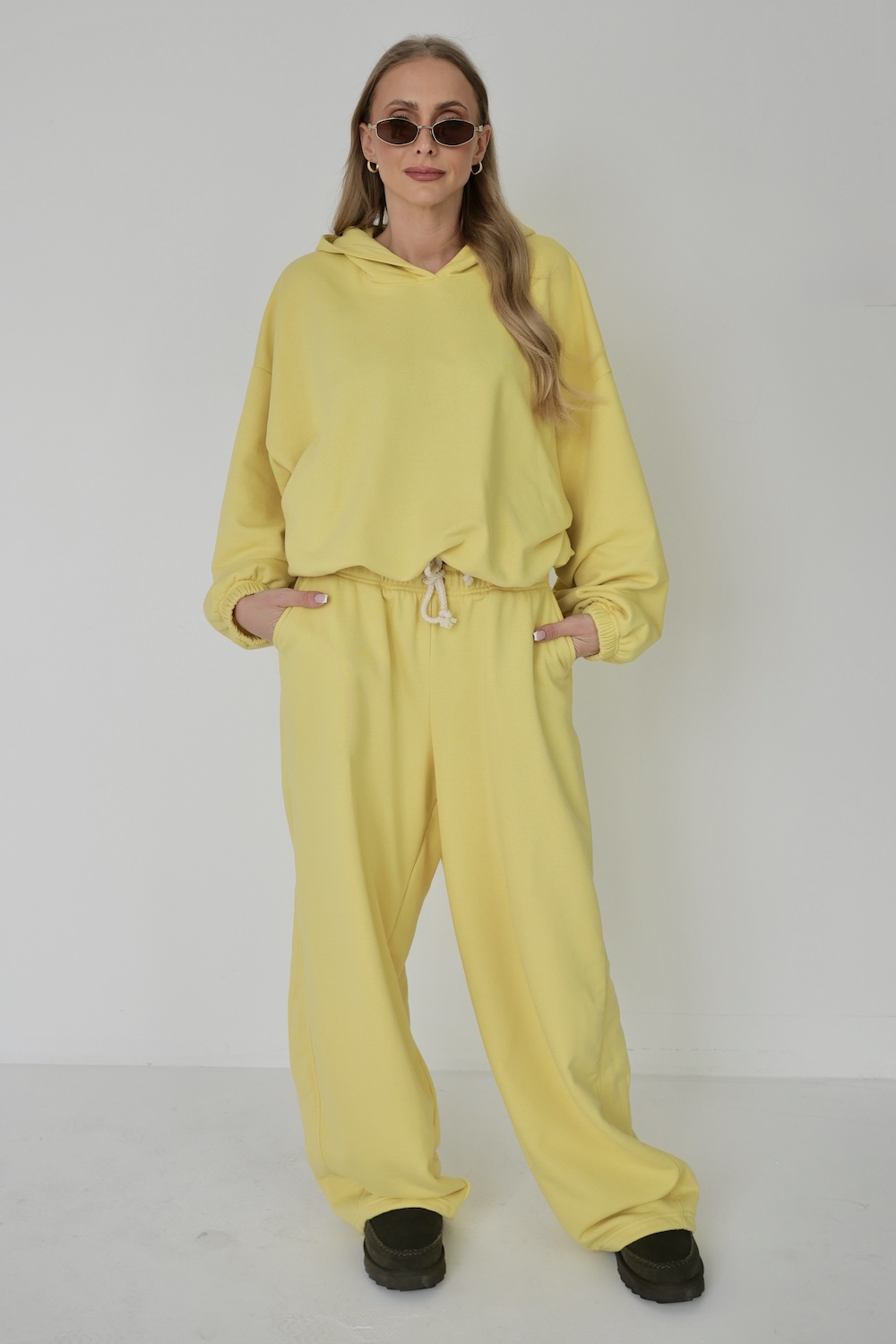 sporty chic women accacia dres outfit