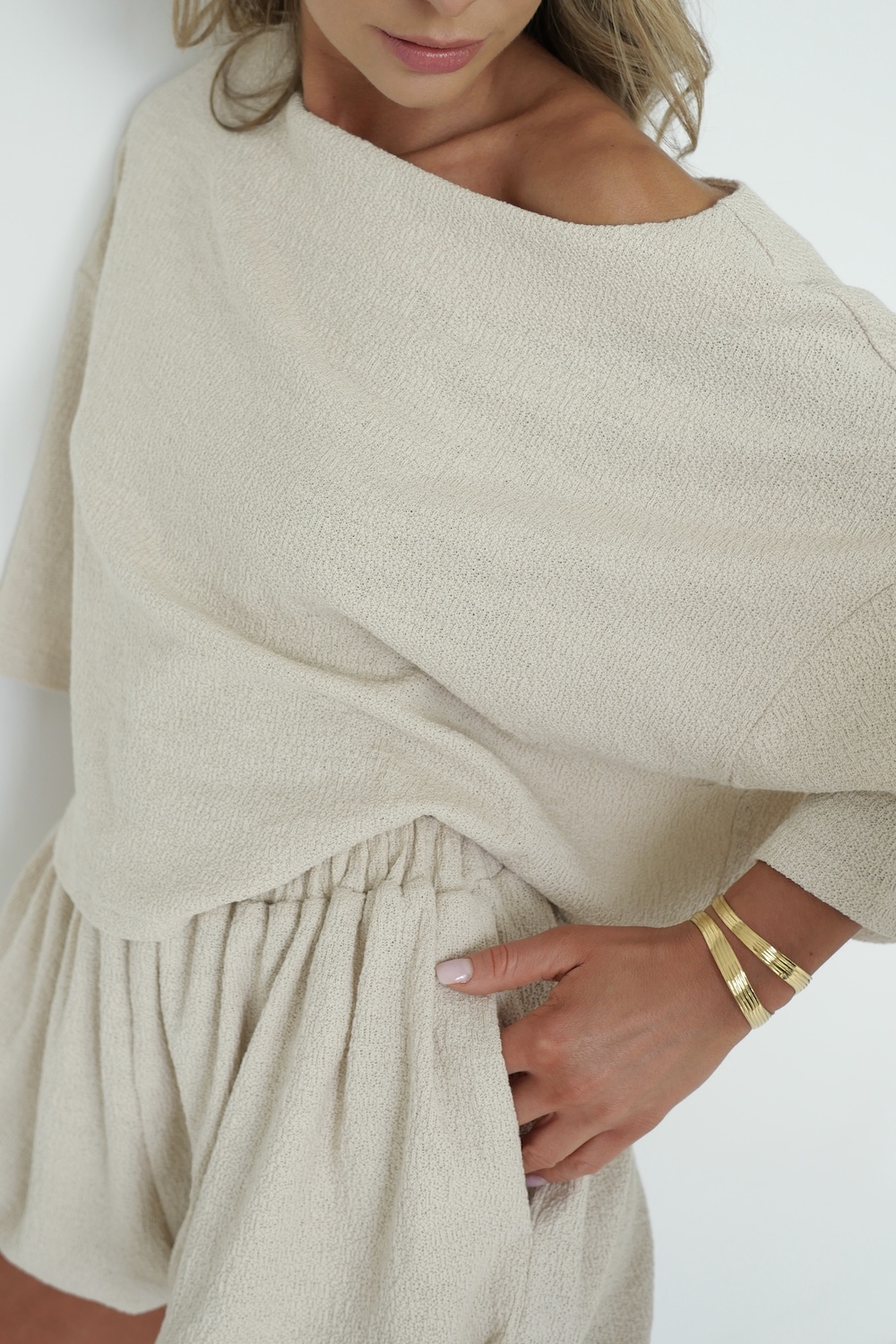 classy vacation outfit beige luxury style